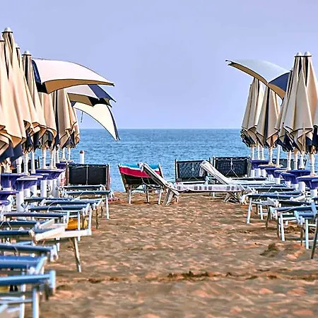 Spacious And Bright In 2* Bibione