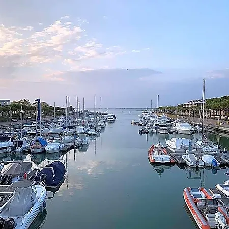 Spacious And Bright In 2* Bibione