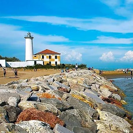 Spacious And Bright In Hotel Bibione
